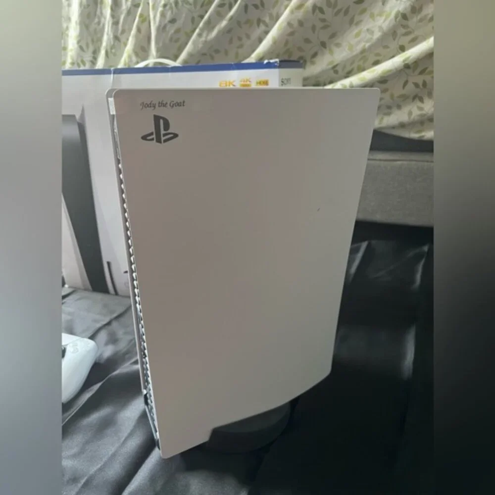 Ps5 - Picture 1 of 2
